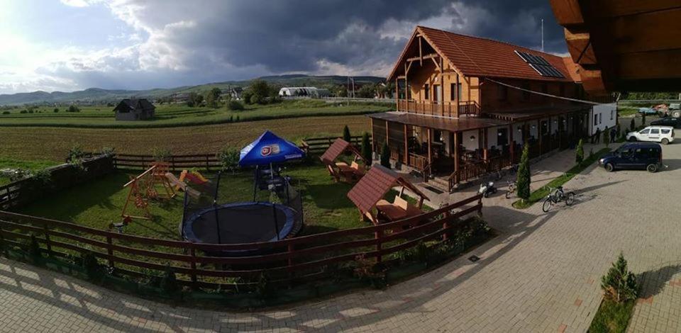 Hotel Vila Lorin Cristeştii-Ciceului Exteriér fotografie